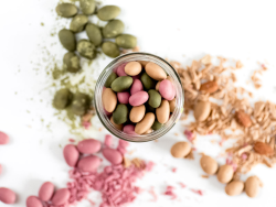 SLOWLANDIA � Farebn� mandle 250 g