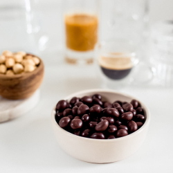 SLOWLANDIA � K�va v tmavej �okol�de 250 g