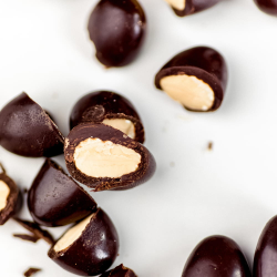 SLOWLANDIA � Mandle v tmavej �okol�de 100 - 250 g