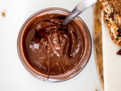 Slowtella � Lieskovcovo-kakaov� kr�m 50 - 700 g