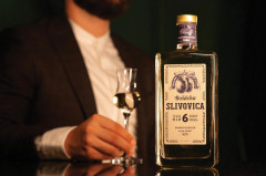 Bo��cka Slivovica 6 ro�n� 52% 0,7l